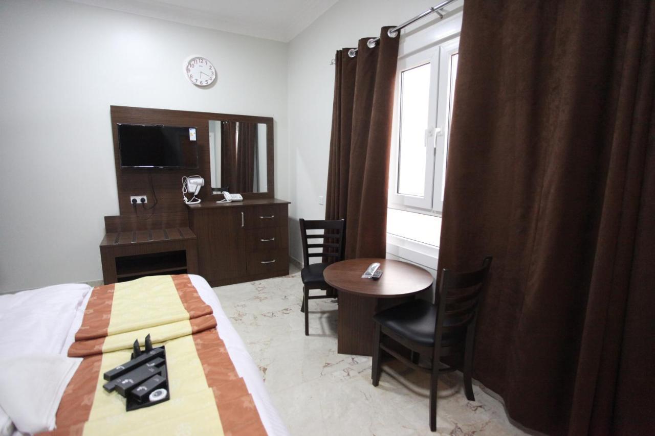 Almanzel Hotel Apartments Mascate Exterior foto